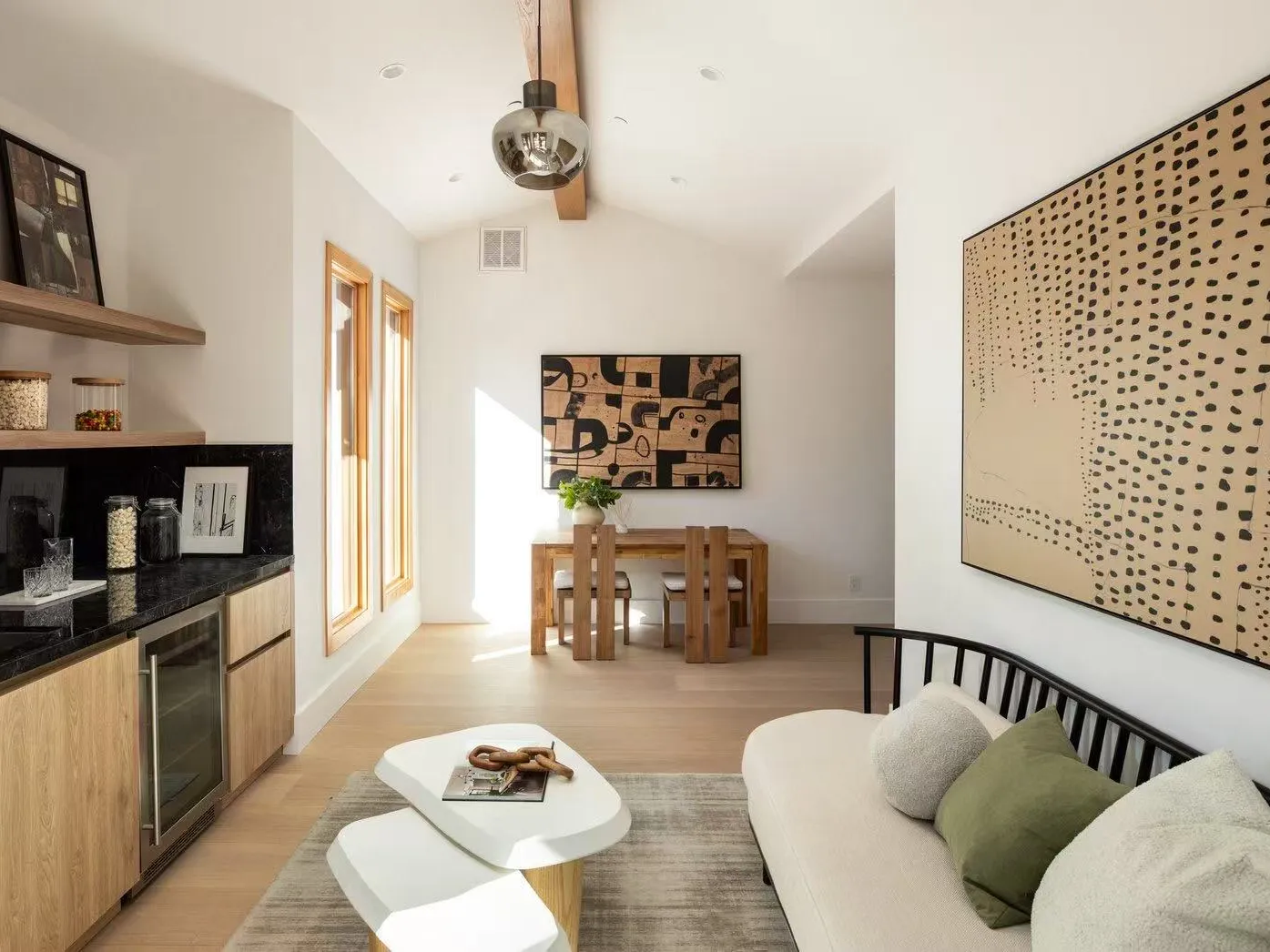 Family room with built-in shelving, Palo Alto model home